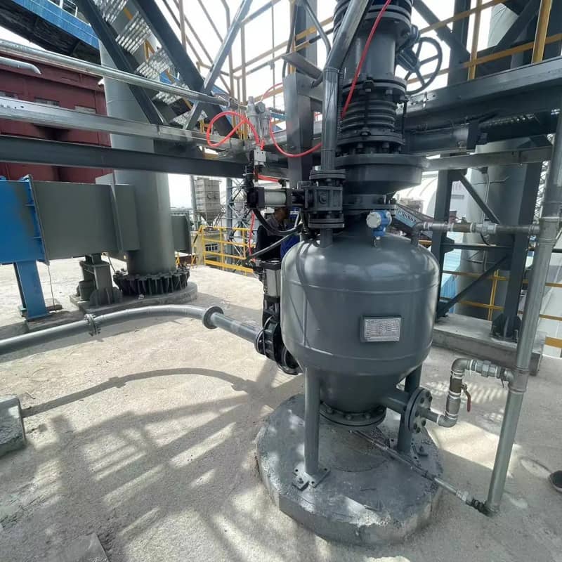 Bottom-discharge positive pressure dense phase pneumatic conveying pressure vessel with valve group